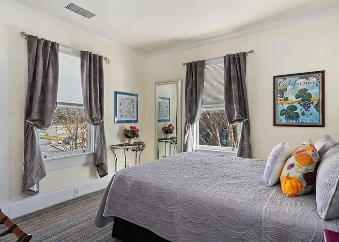 Cannery Loft @ Railroad Square
