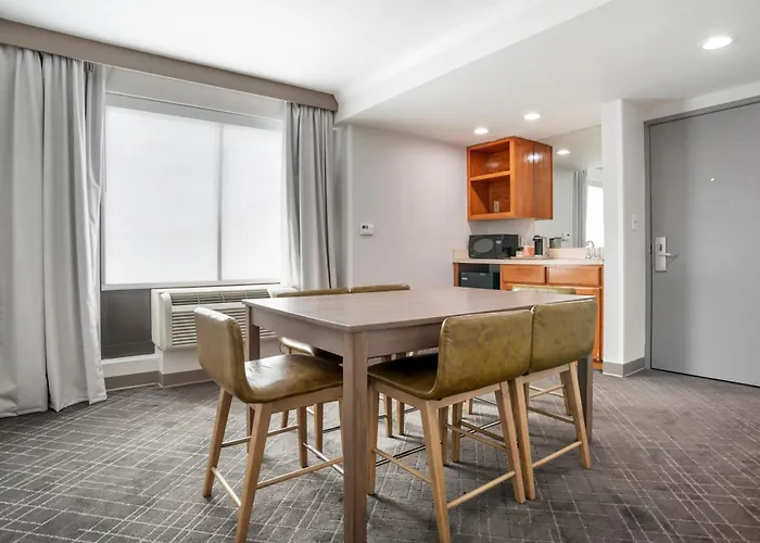 Comfort Inn & Suites New Orleans Airport North
