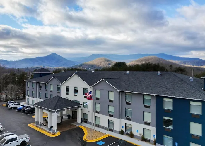 Holiday Inn Express & Suites Hiawassee By Ihg