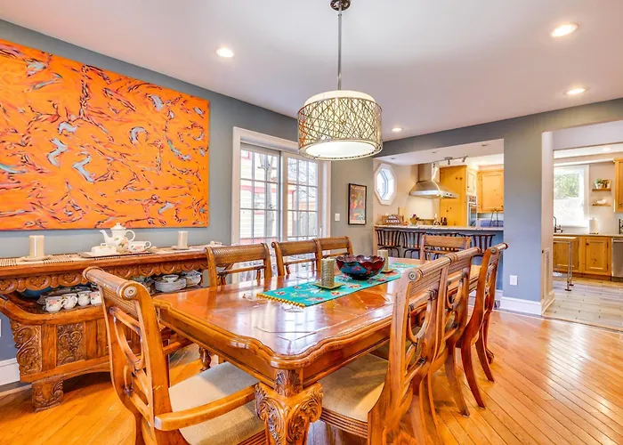 Spacious Home ~ 4 Blocks To Asbury Park Beach!