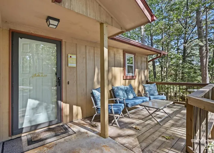Wooded, Quiet Cottage, Very Close To The Back 40
