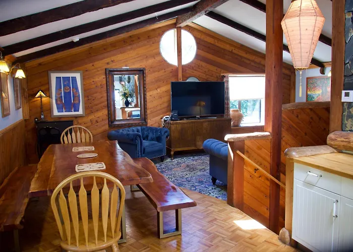 Yosemite Bug Rustic Mountain Resort