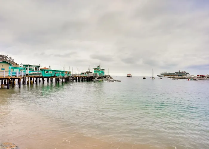 Steps To Beach & Bites: Catalina Island Retreat!