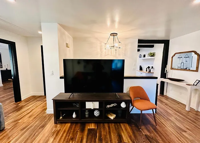 Bespoke Inn Flagstaff