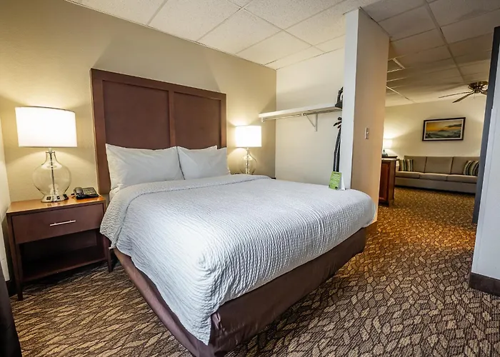 Christopher Inn And Suites