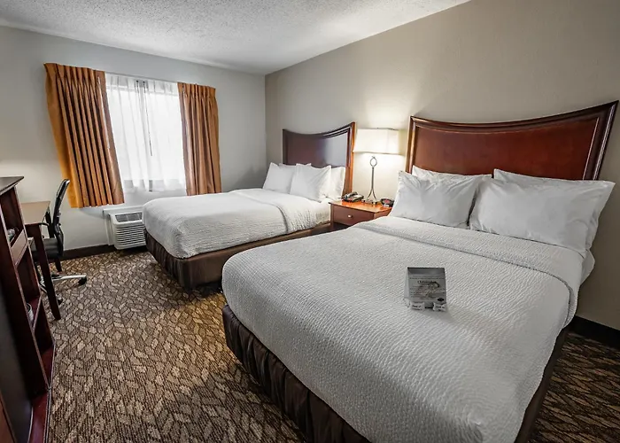 Christopher Inn And Suites