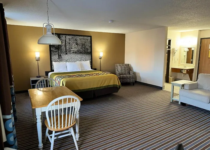 Super 8 By Wyndham Columbia Clark Lane