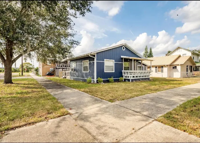 3-Bed Bungalow Walk To Historic Downtown Sanford
