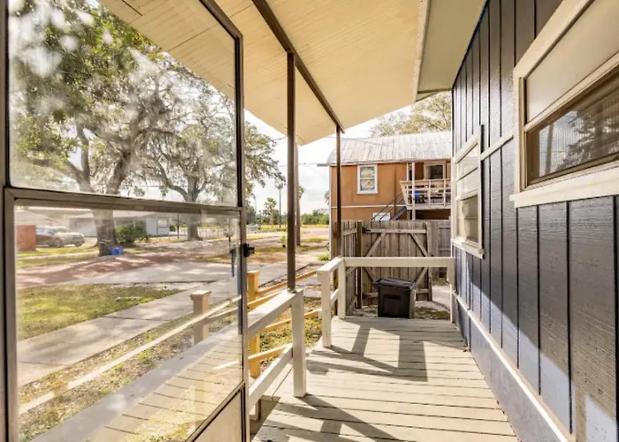 3-Bed Bungalow Walk To Historic Downtown Sanford