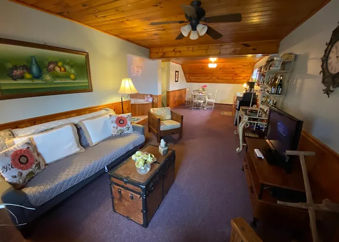 Savannah House Wine Country Inn & Cottages