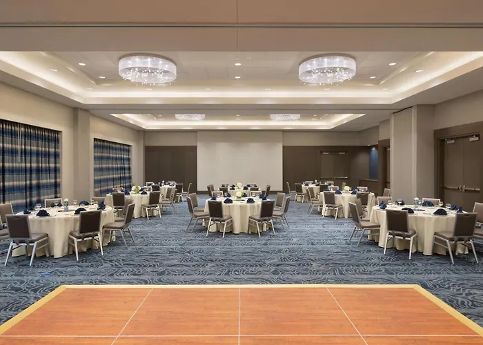 Embassy Suites By Hilton The Woodlands