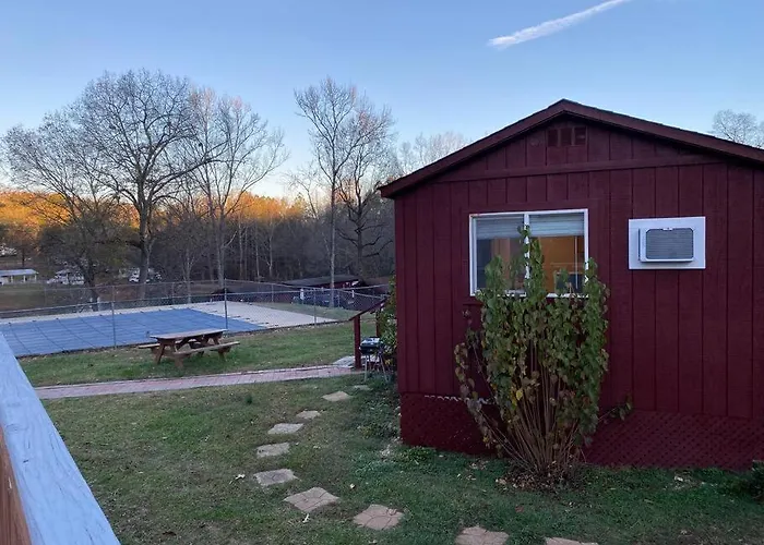 Modern Woodland Cabin With Pool View