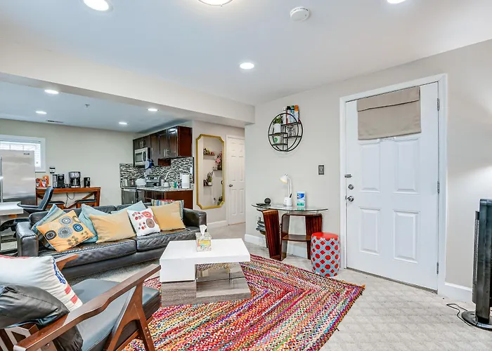 Pet-Friendly Dc Area Condo W/ Yard!
