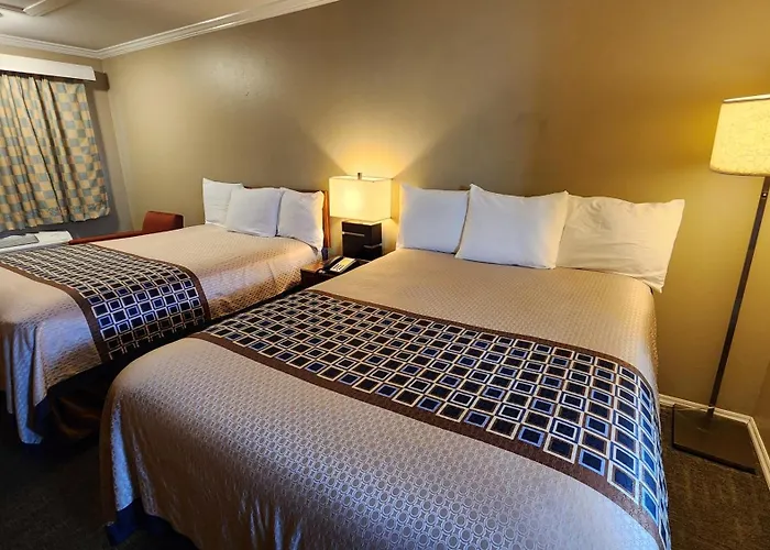 Welcome Everett Inn