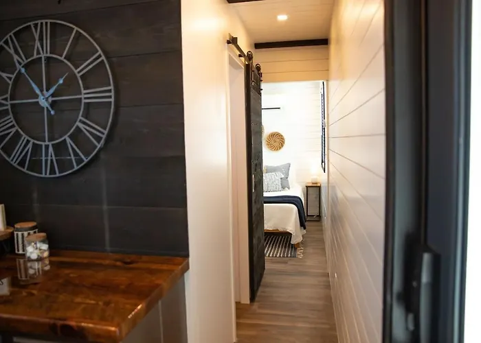 New Moonlight Ridge-Shipping Container Home