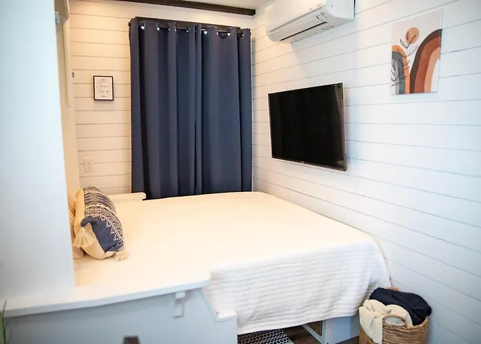 New Moonlight Ridge-Shipping Container Home
