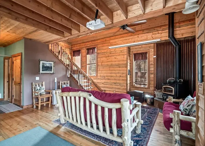 Doty'S River Inn Is A Peaceful 3Bd In Twin Lakes