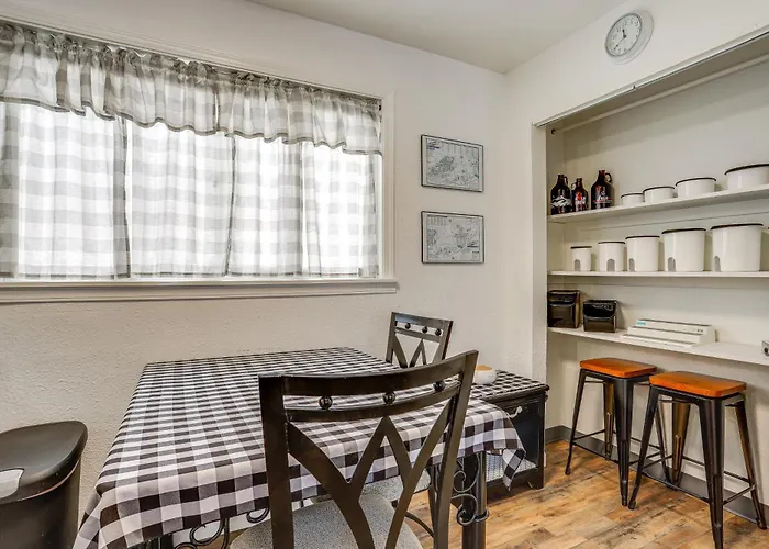 Cozy Wasilla Apartment ~ 2 Mi To Downtown!