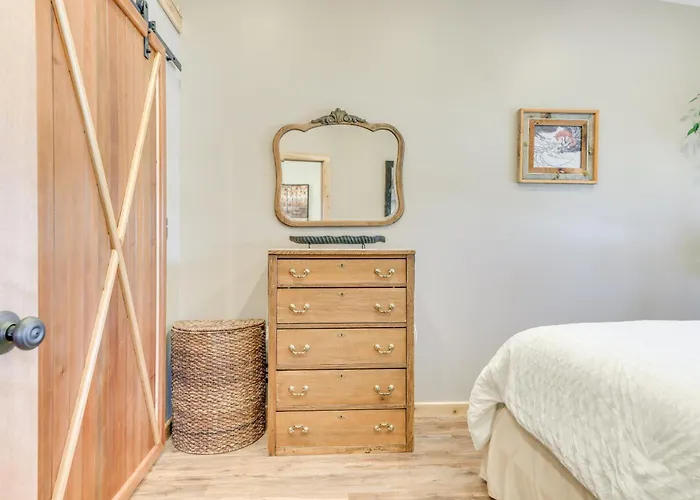 Cozy Dillon Retreat: Fireplace, Mountain Views!