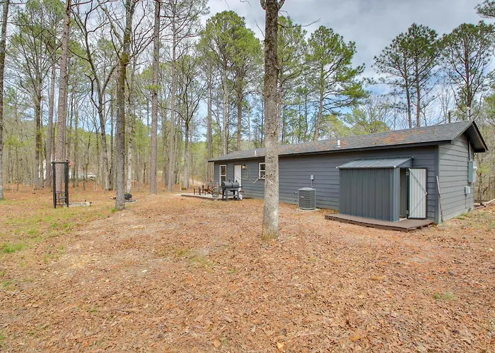 Tranquil Hot Springs Getaway Near Ouachita River!