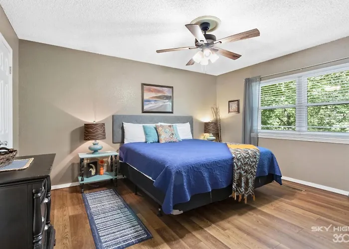 Wooded, Quiet Cottage, Very Close To The Back 40