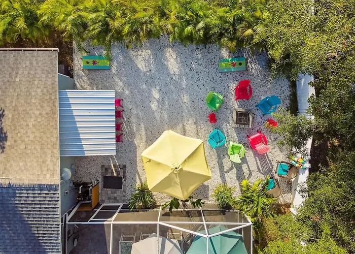 Luxury Heated-Pool Home Blocks From The Beach