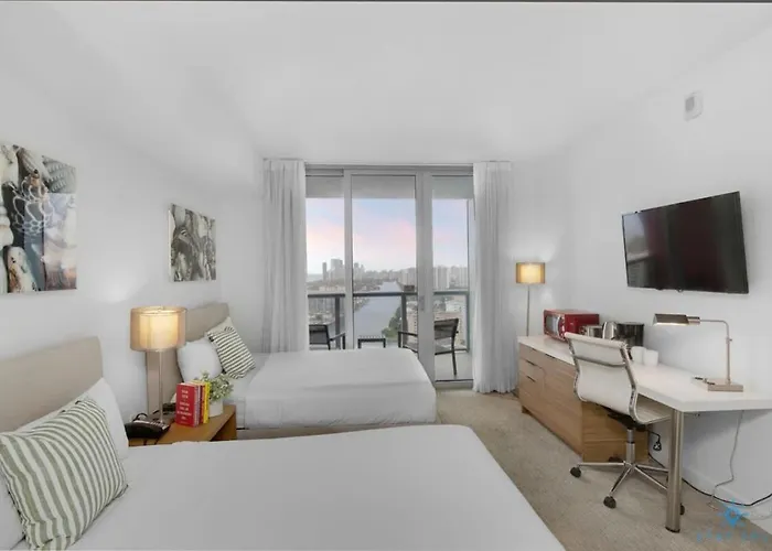 Upper Studio With Balcony - Pool - Gym