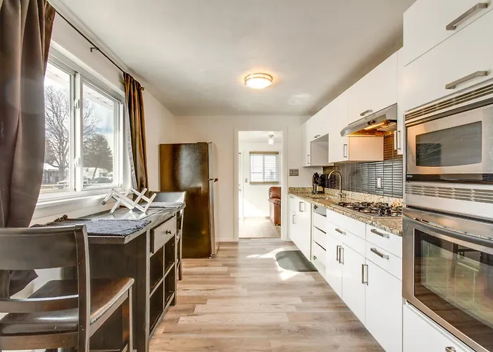 Covered Patio, Gas Grill & Yard: Sheridan Home!