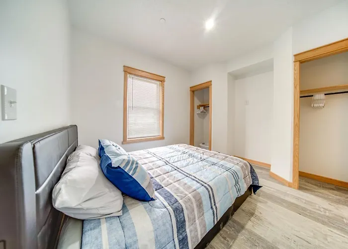 Golf Course View: Centrally Located Condo In Erie