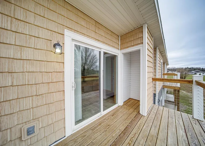 4 Mi To Lake Erie Access: Condo On The Greens