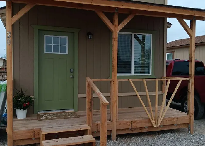 Tiny Cabin #20 American Trails