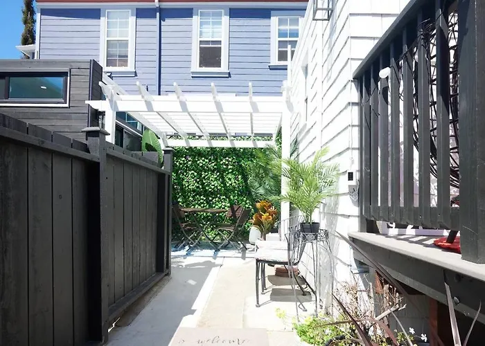Tiny Living; Big Style
