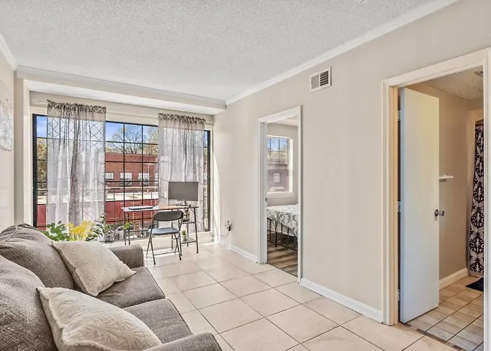 Downtown Columbia Apartment