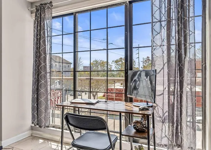 Downtown Columbia Apartment