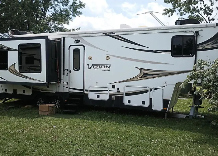 Mountain Camper At Howland'S Hideout