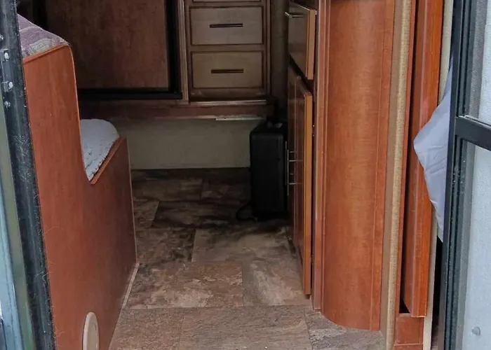 Cozy Camper At Howland'S Hideout