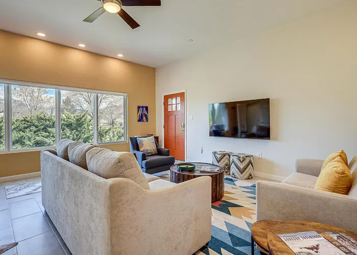Taos Home W/ Private Hot Tub, Sauna & Gas Grill!