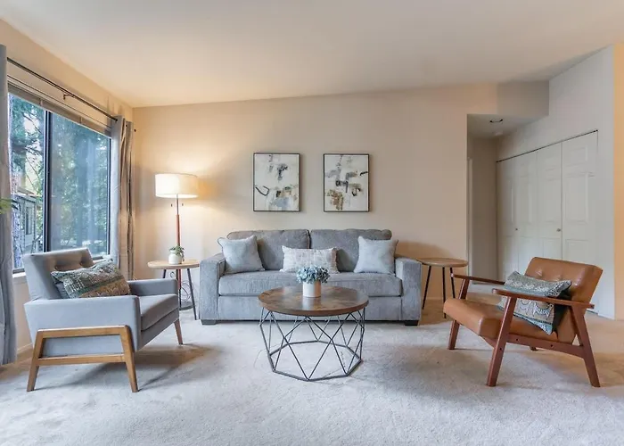 Tranquil Apt 2 King Suites Pet Friendly Near Dt Bellevue