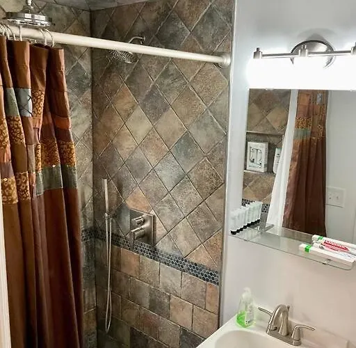 Charming Studio In The Heart Of Springfield