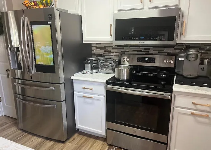 Smart Entire Loft, 3 Bedroom 2 Bath, With 3 Tv