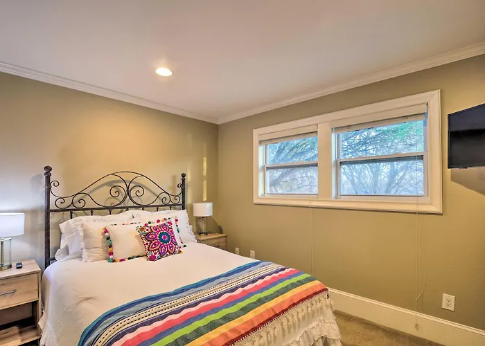 10 Mi To New Braunfels: Waterfront Seguin Gem