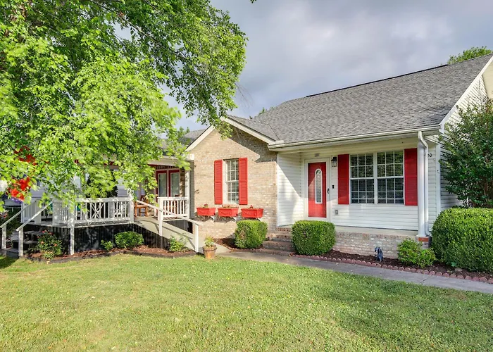 Cozy Home Near Pigeon Forge Attractions