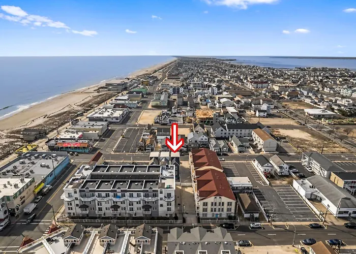 Beach House Steps Away From The Boardwalk And Beach With Ocean Views In Seaside Heights!