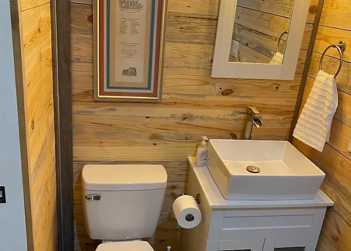 Tiny House Oasis Nature Escape Unit A