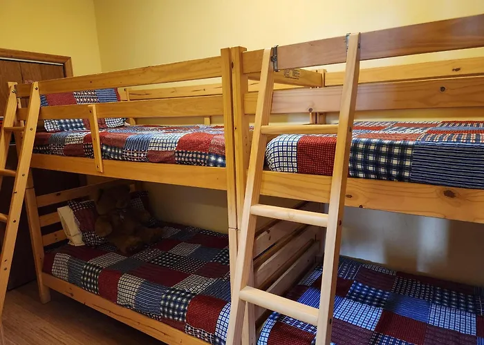 Over The Moon-Hot Tub, Pets Friendly, Wifi, Gameroom. Mountain View, Wet Bar,