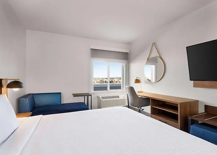 La Quinta Inn & Suites By Wyndham Denver Parker