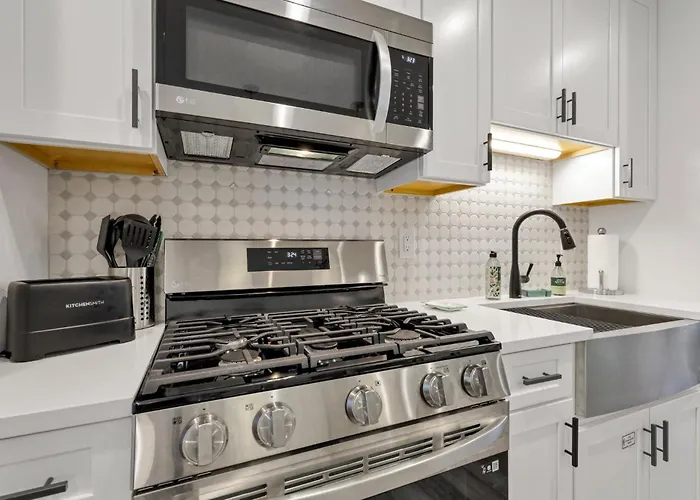 The Worthington - 3 Bedroom 2 5 Bath And Parking