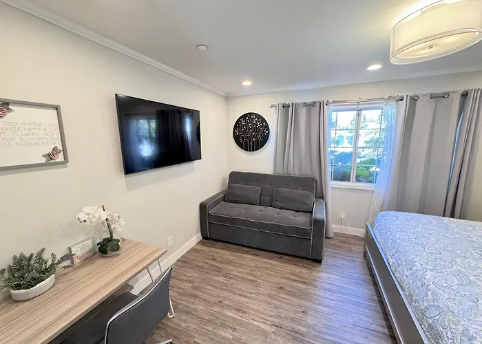 Rainforest Villa 4 Bedroom Poolspa Walk2Disneyland