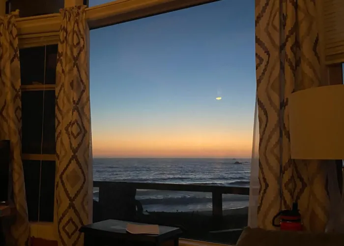 Oceanfront Cabin 4 With Jacuzzi Pet Friendly
