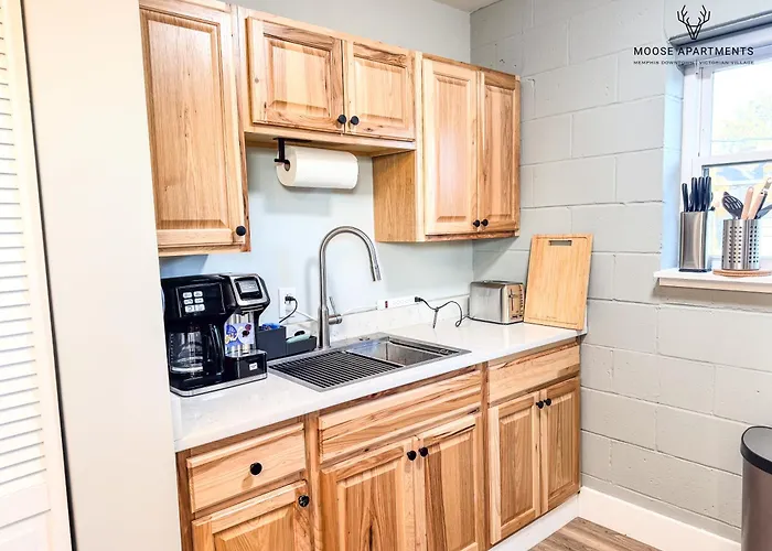 Modern Luxe Loft With Free Parking And Super Fast Wifi